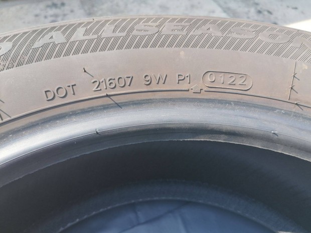 Ngyvszakos jszer gumigarnitra 215/60R17