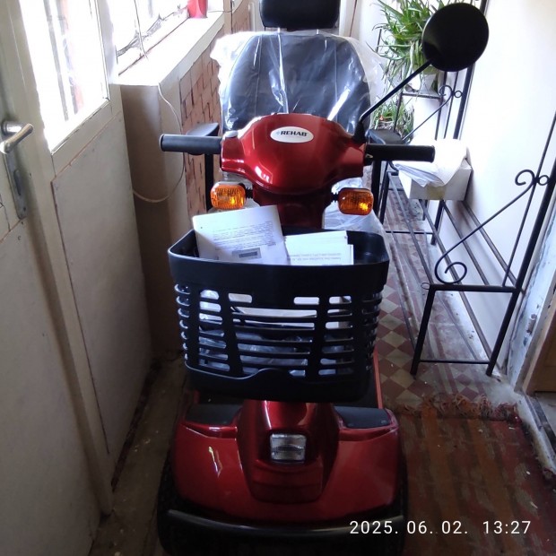 Négykerekű elektromos moped, Gyári új.