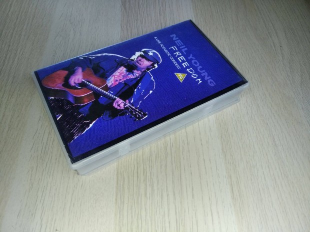 Neil Young - Freedom (A Live Acoustic Concert) VHS Kazetta