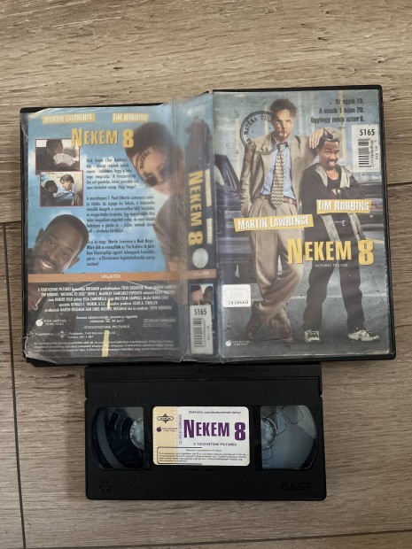 Nekem 8 vhs.   