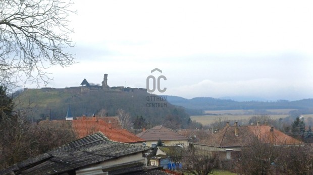 Nem a N�gr�di v�rat k�n�ljuk elad�sra, de a fels� teraszr�l gy�ny�r� a