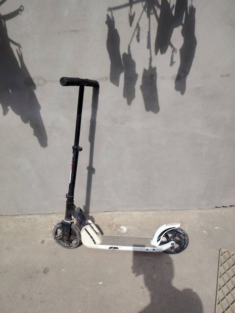 Nem elektromos roller