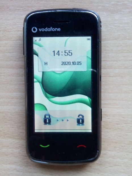Nem mkd Vodafone 547i fekete mobiltelefon + 3 htlap