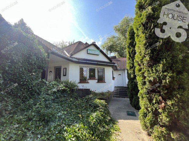 Nemesn�dudvaron a Musk�tli Panzi� Elad�