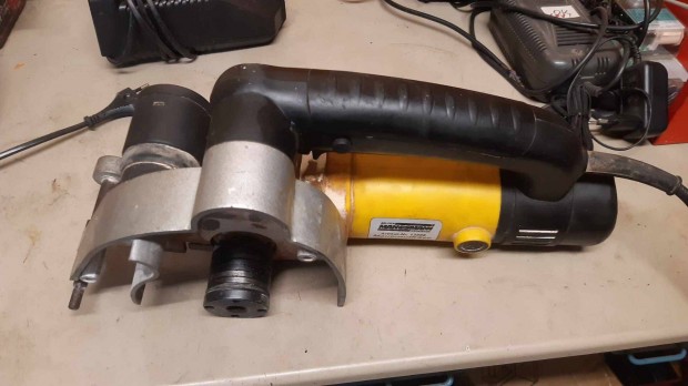 Német falhoronyvágó hiányos 1500w