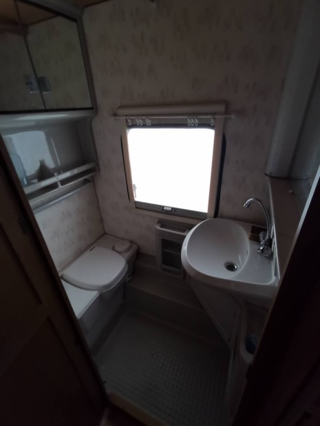 Nmet gyrts Fendt Caravan lakkocsi keresi j tulajdonost! 