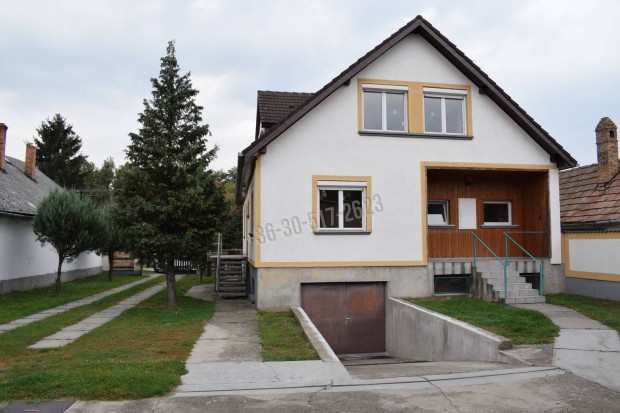 N�metk�ren, nagy csal�di h�z KIAD�! 688_gz