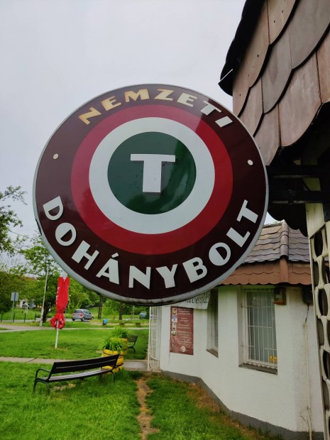 Nemzeti Dohanyboltba eladót keresünk