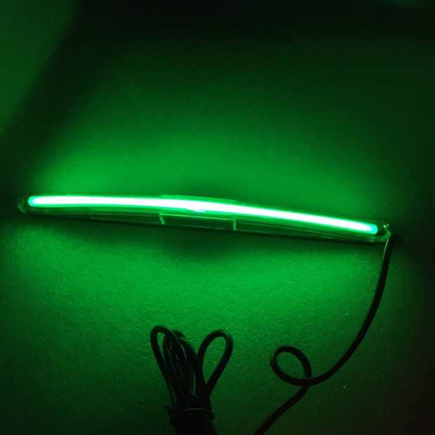 Neon fnycs hangvezrls stroboszkp funkcival 18 cm zld 12V szivar