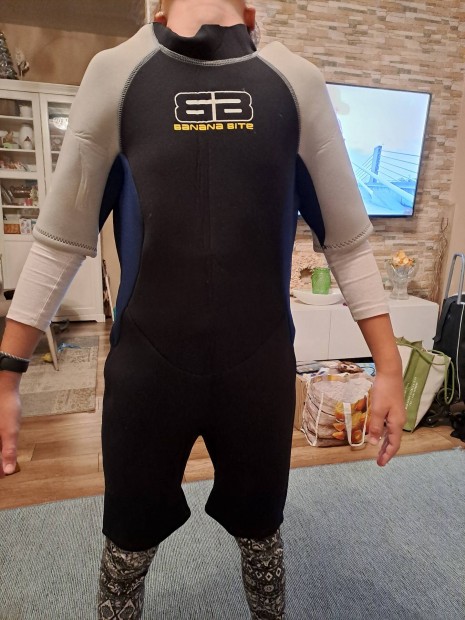 Neopren ruha, snorkelinghoz vizi sportokhoz