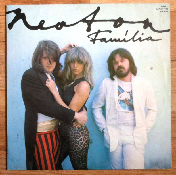 Neoton Familia LP