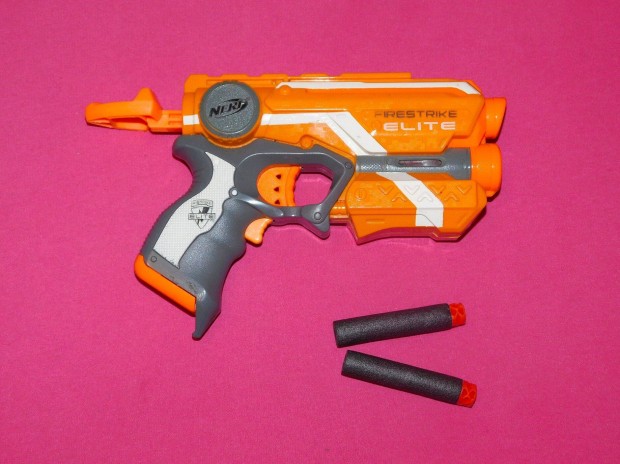 Nerf Elite Fire-strike szivacslvedkes jtkpisztoly