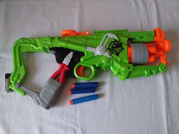 Nerf Zombie Strike: Outbreaker szivacslövő fegyver