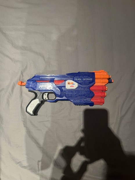 Nerf dual strike