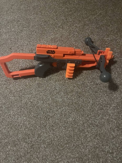 Nerf jtkfegyver 8 lszerrel