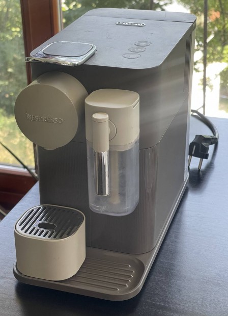 Nespresso Delonghi Lattissima One