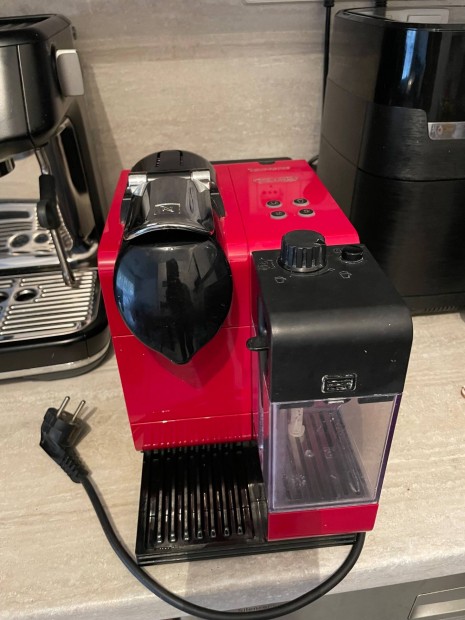 Nespresso Lattissima+ piros