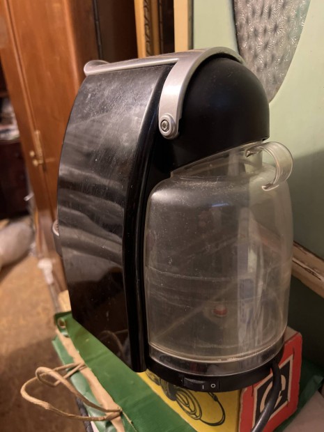 Nespresso c100 kapszulás kávégép