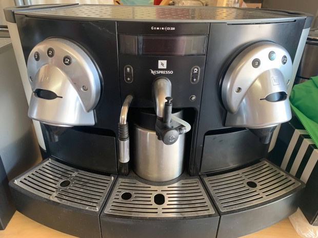 Nespresso gemini cs 220 kvgp + Cs 100 kvgp