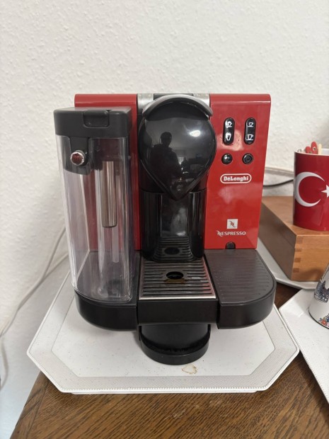 Nespresso kvfz tejhabostval