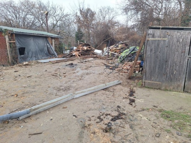 Neszm�lyi 60 nm-es h�z elad�