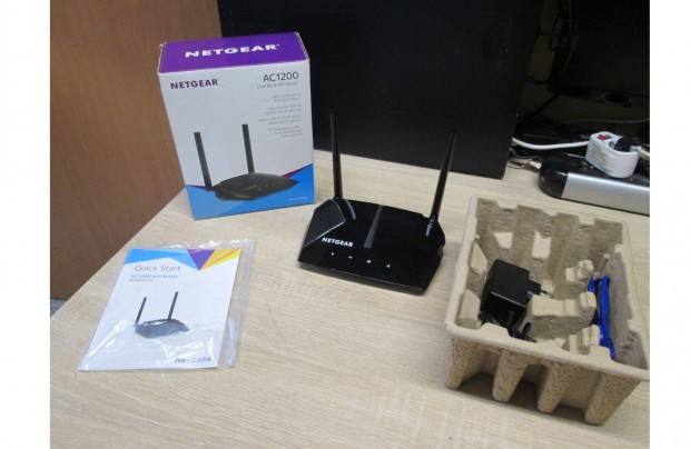 Netgear AC1200 WiFi Router 802.11ac Dual Band 4-port Gigabit