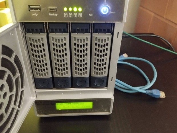 Netgear NAS Readynas NV+ 4x2TB HDD