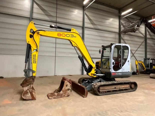 Neuson 8003 / Üzemóra: 3 733 / Lízing 20%-tól