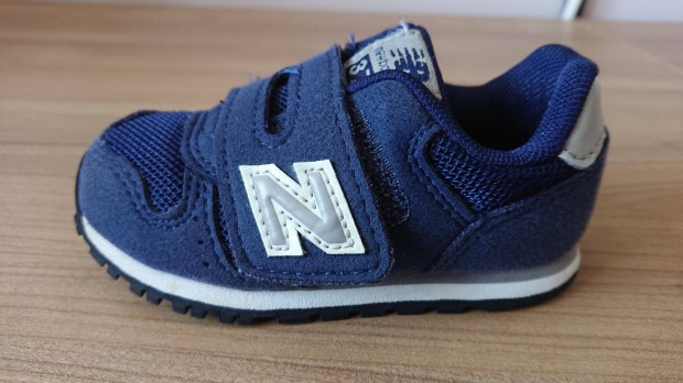 New Balance 21-es sötétkék fiú félcipő