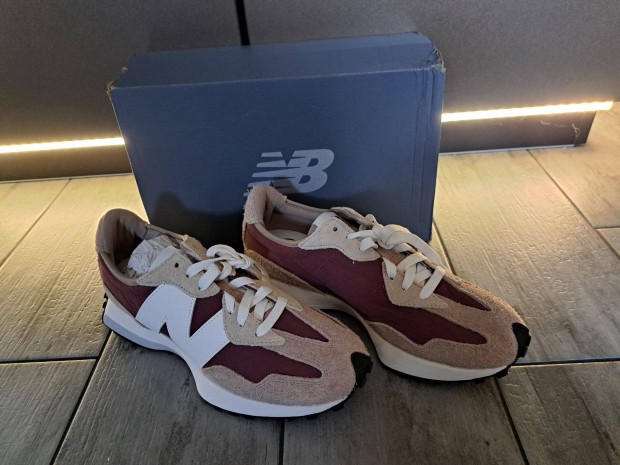 New Balance U327