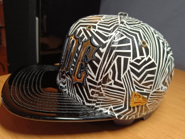 New Era Pride strapback új