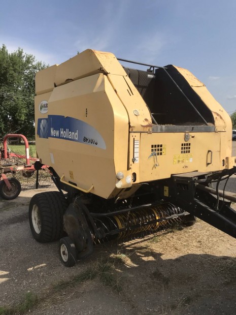 New Holland BR 7070