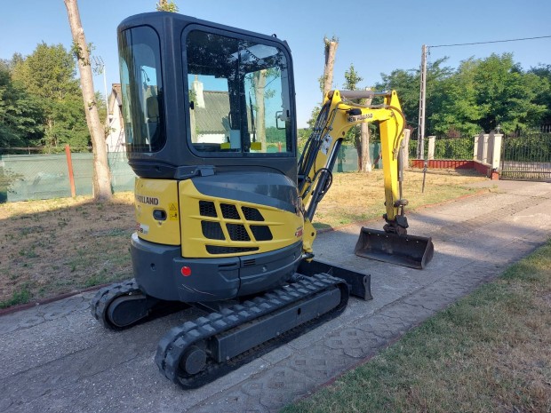 New Holland E-26B