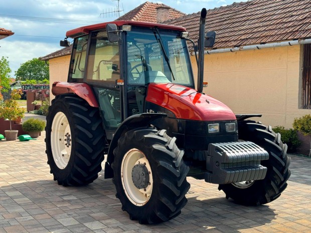 New Holland L85 traktor elad