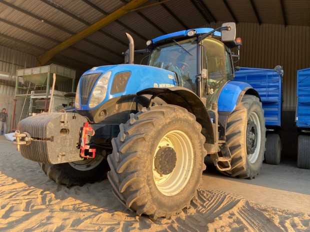 New Holland T7.250 traktor