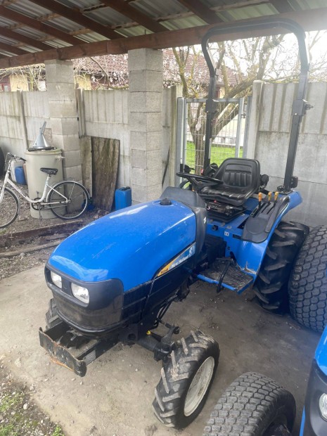 New Holland TC 24D traktor