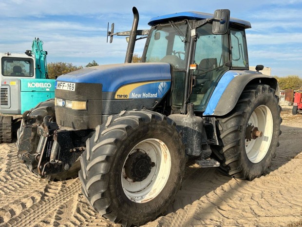 New Holland TM190