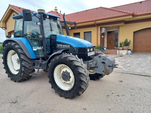 New Holland TS 115 tpus traktor