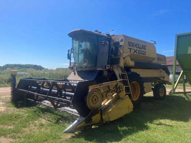 New Holland TX62
