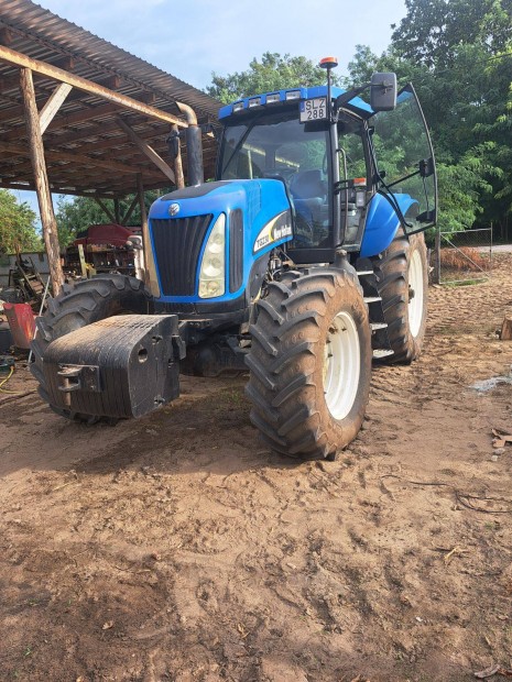 New Holland Tg-230