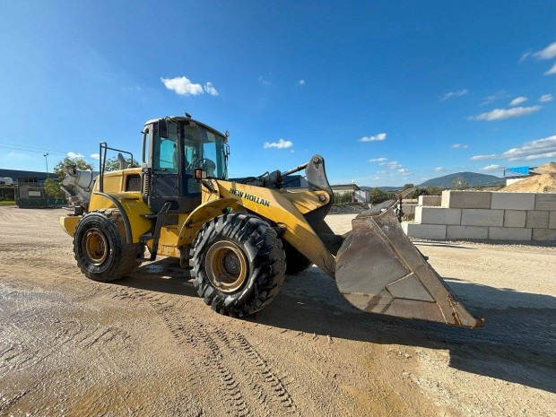 New Holland W190B homlokrakod