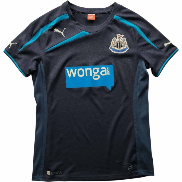 Newcastle United 2013-14 Puma vendg foci mez ni M-es