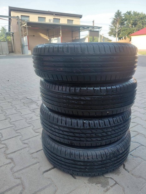 Nexen 195/65 R15 nyri gumi szett