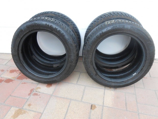 Nexen 215/55R17 Téli Gumi