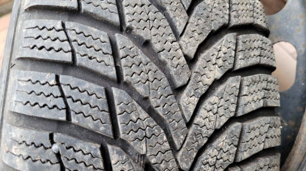 Nexen 215/65 R16 tli gumik 2023as dot, Duster, Qashqai stb