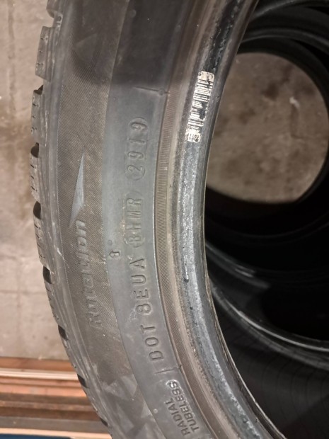 Nexen 235/45 R19 tliguni szett