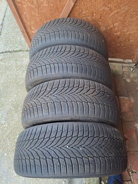 Nexen 235/50r18 téligumi garnitúra