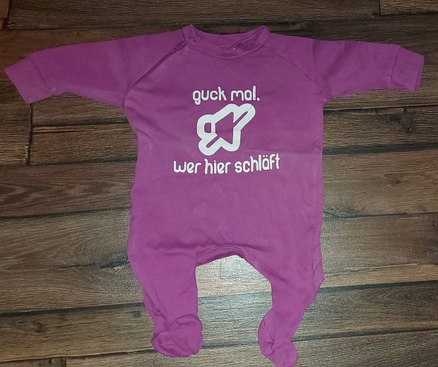 N�zd ki alszik itt - felirat� lila sz�n� pamut rugdal�z�