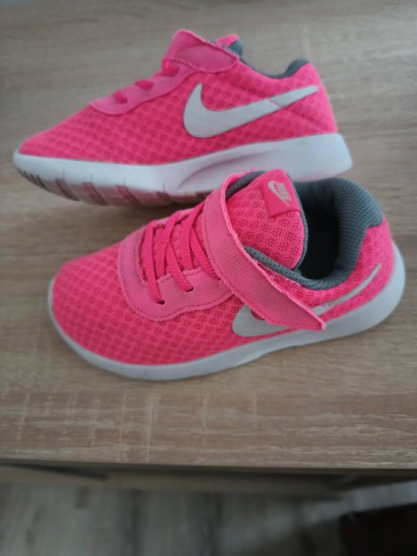Nike 27-es kislny cip! 