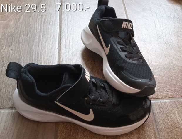 Nike 29.5-es